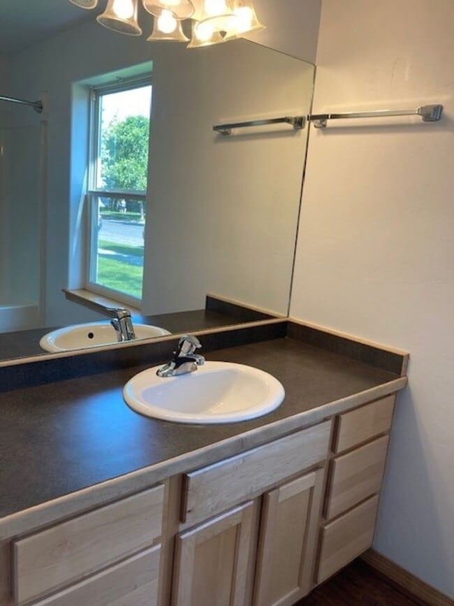 Building Photo - Dog friendly 3 Bedroom Condo!