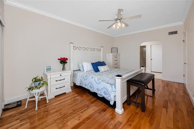 Building Photo - 363 Pinellas Bayway S