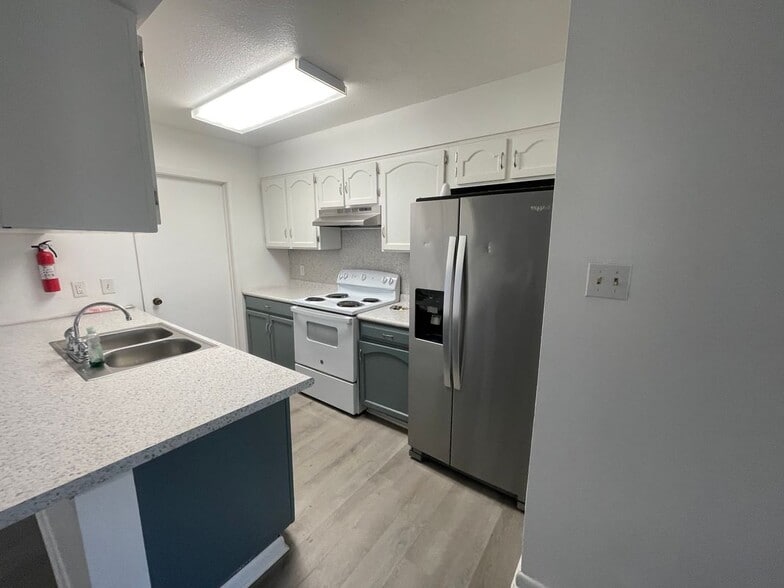 Building Photo - 2310 Bobbie St