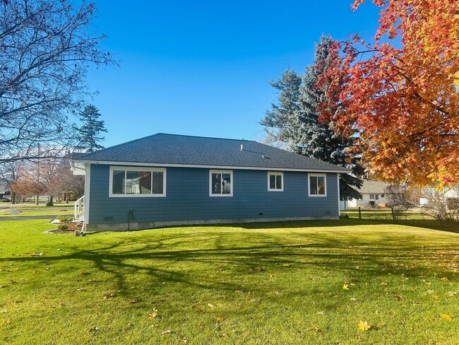 Building Photo - New remodeled Kalispell Home