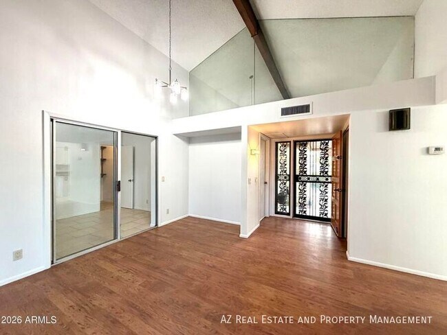 Building Photo - 2901 W Sierra St