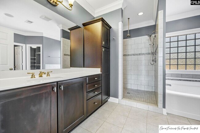 Building Photo - 120 Pinehurst Ct