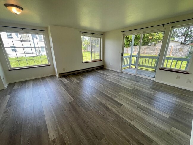Building Photo - 2 Bed, 2 Bath Apartment in Blaine