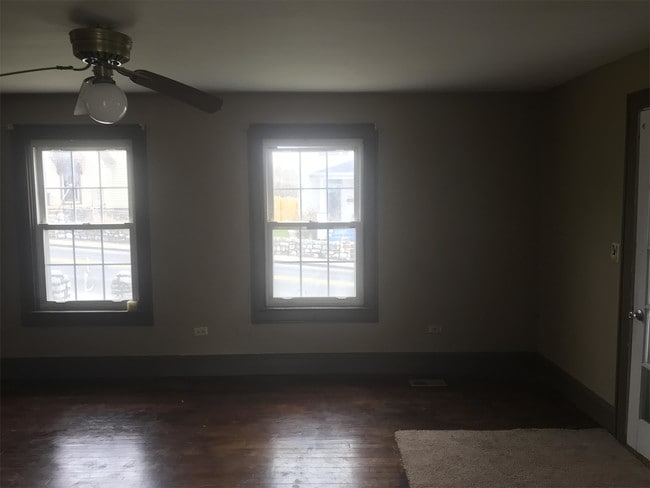 Building Photo - 203 E Moler Ave