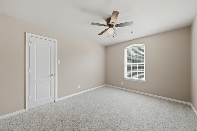 Building Photo - 2716 Sunshade Ct