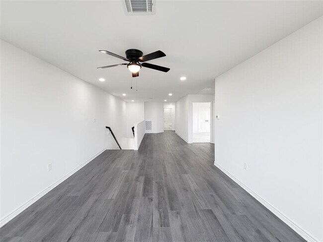Building Photo - 2731 Rd 5724