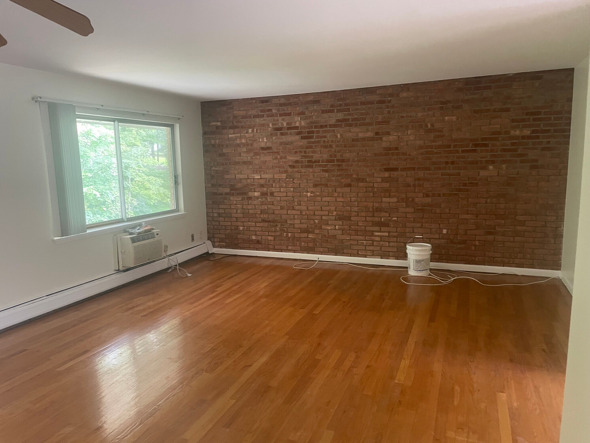 Building Photo - 19 Barnett Dr