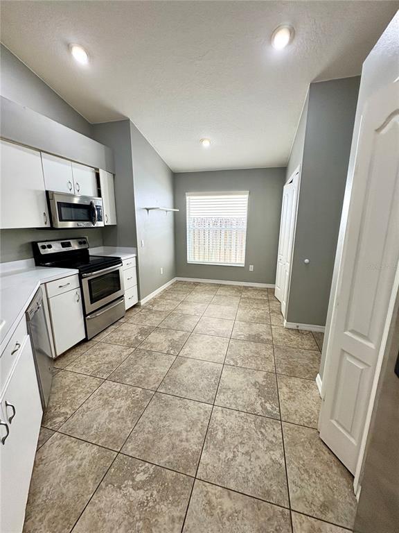 Building Photo - 3325 Manor Cove Cir