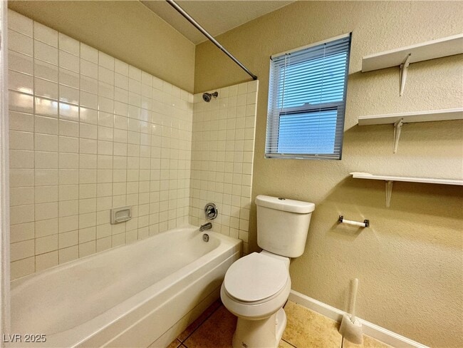 Building Photo - 7289 Topeka Dr