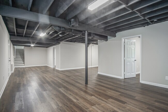 Building Photo - 3137 Glen Hollow Dr