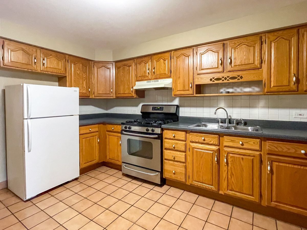 Building Photo - 3450 W Le Moyne St