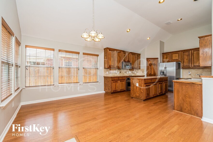 Building Photo - 4301 Palmer Dr