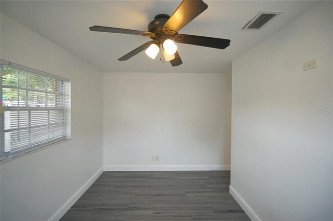 Building Photo - 4202 W Wisconsin Ave