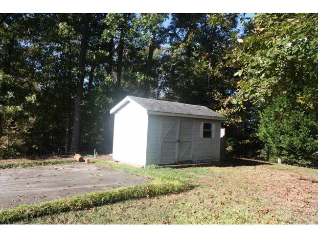 Building Photo - 3836 Clubhouse Dr