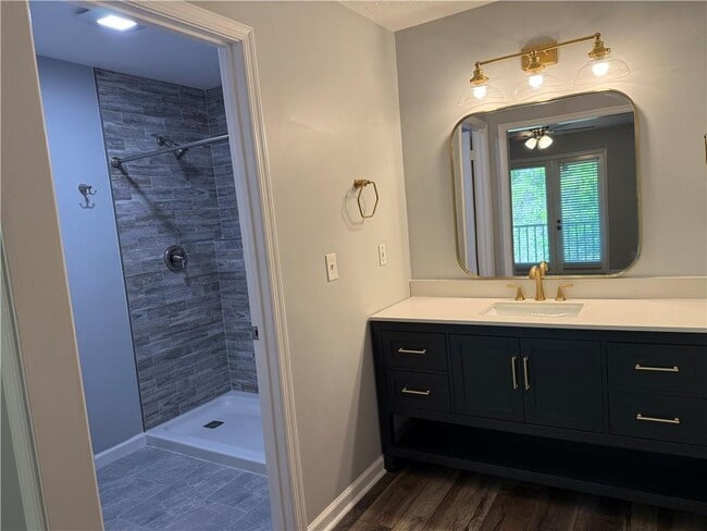 Building Photo - 17 St Claire Ln NE