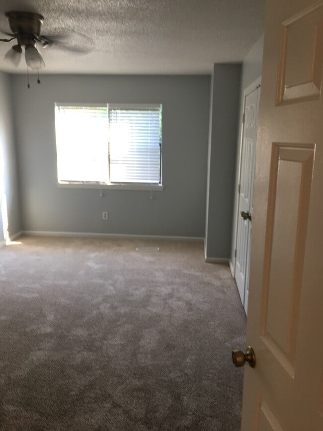 Building Photo - 2 Bedroom 1.5 Bath Townhome On James Island!