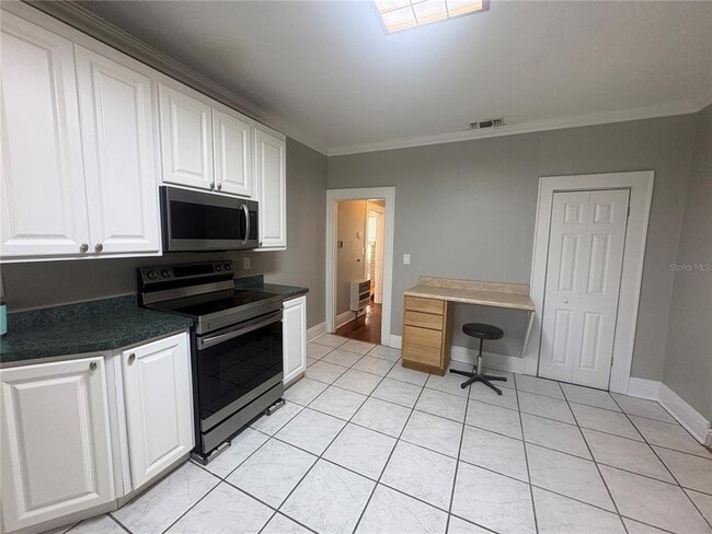 Building Photo - 1285 S Lightsey Ave