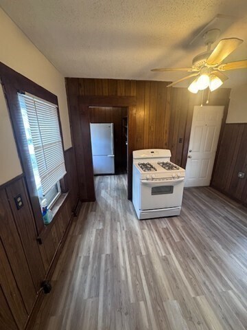 Building Photo - 60 Walnut St