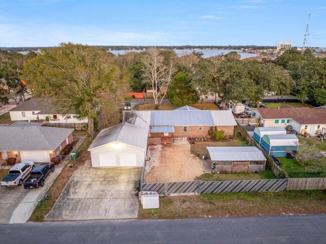 Building Photo - 122 Beach Dr