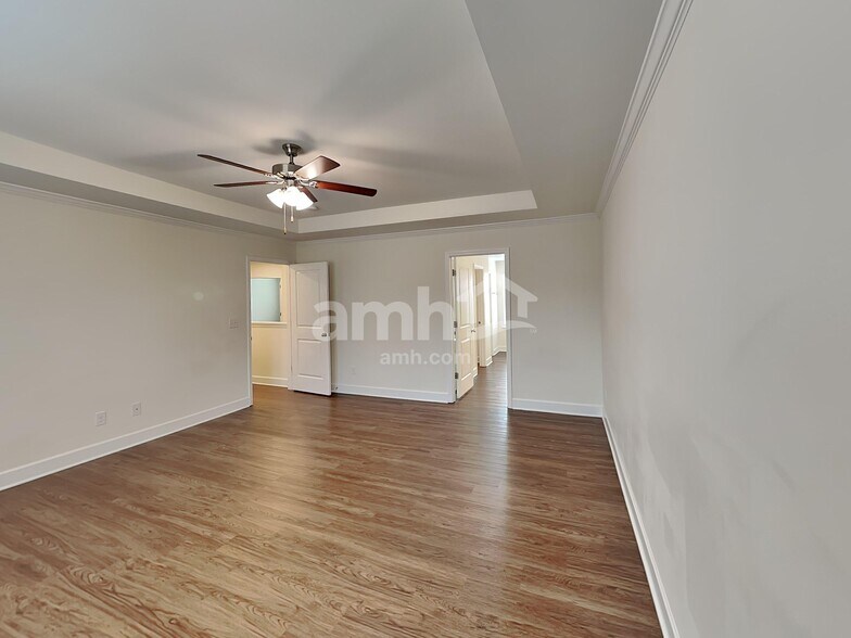 Building Photo - 4336 Longfellow Dr