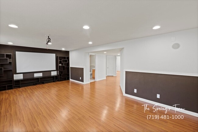 Building Photo - CHARMING 5BD/3BA NEAR FT CARSON - Deposit Waiver Available