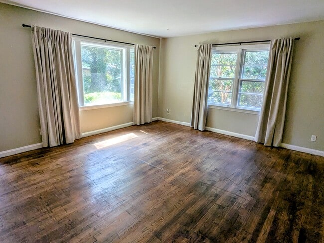 Building Photo - 12 Dyches Dr