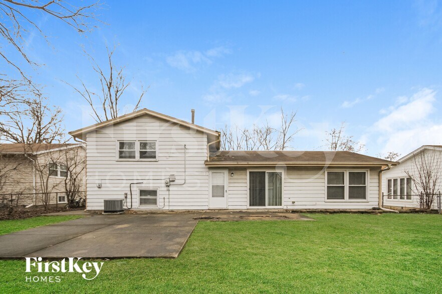 Building Photo - 17621 Grandview Dr