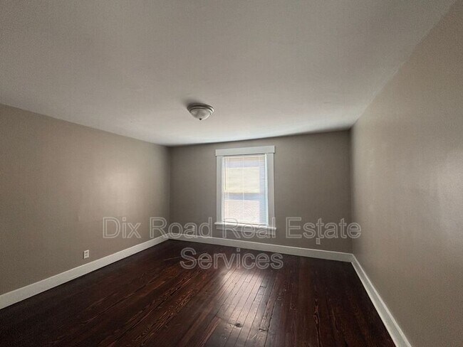 Building Photo - 67 S McGee St