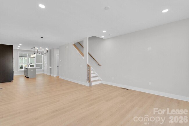 Building Photo - 113 Verbena St