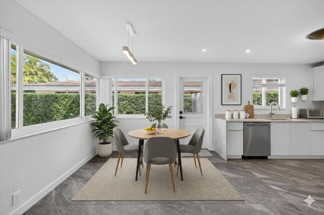 Building Photo - 4442 Sea Grape Dr