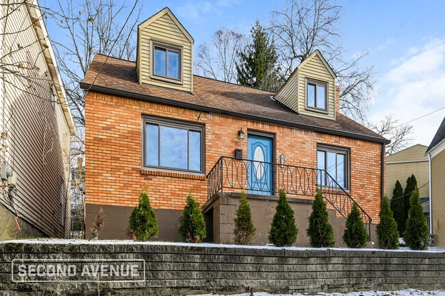 Building Photo - 2015 Plainview Ave