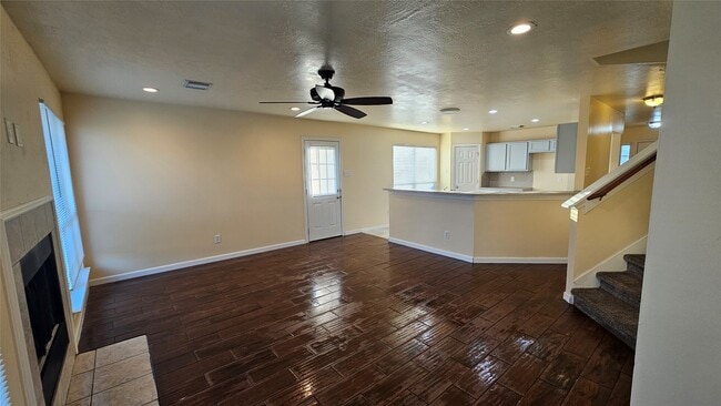 Building Photo - 2320 Shady Pine Dr