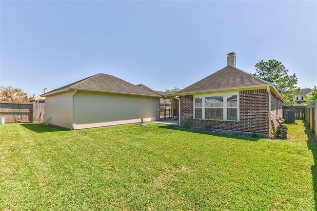 Building Photo - 419 Laddingford Ln
