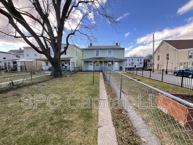 Building Photo - 402 S Washington St