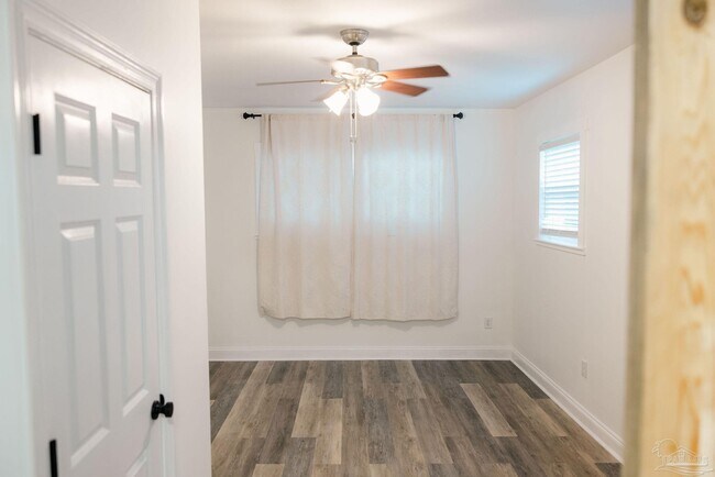 Building Photo - 5580 Homewood Rd