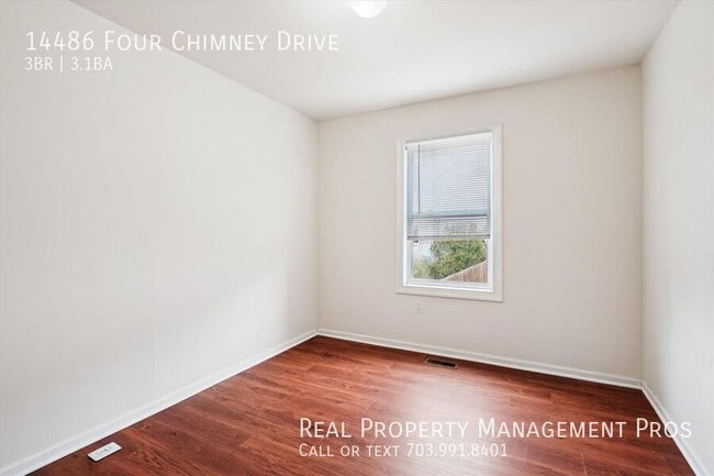 Building Photo - 14486 Four Chimney Dr