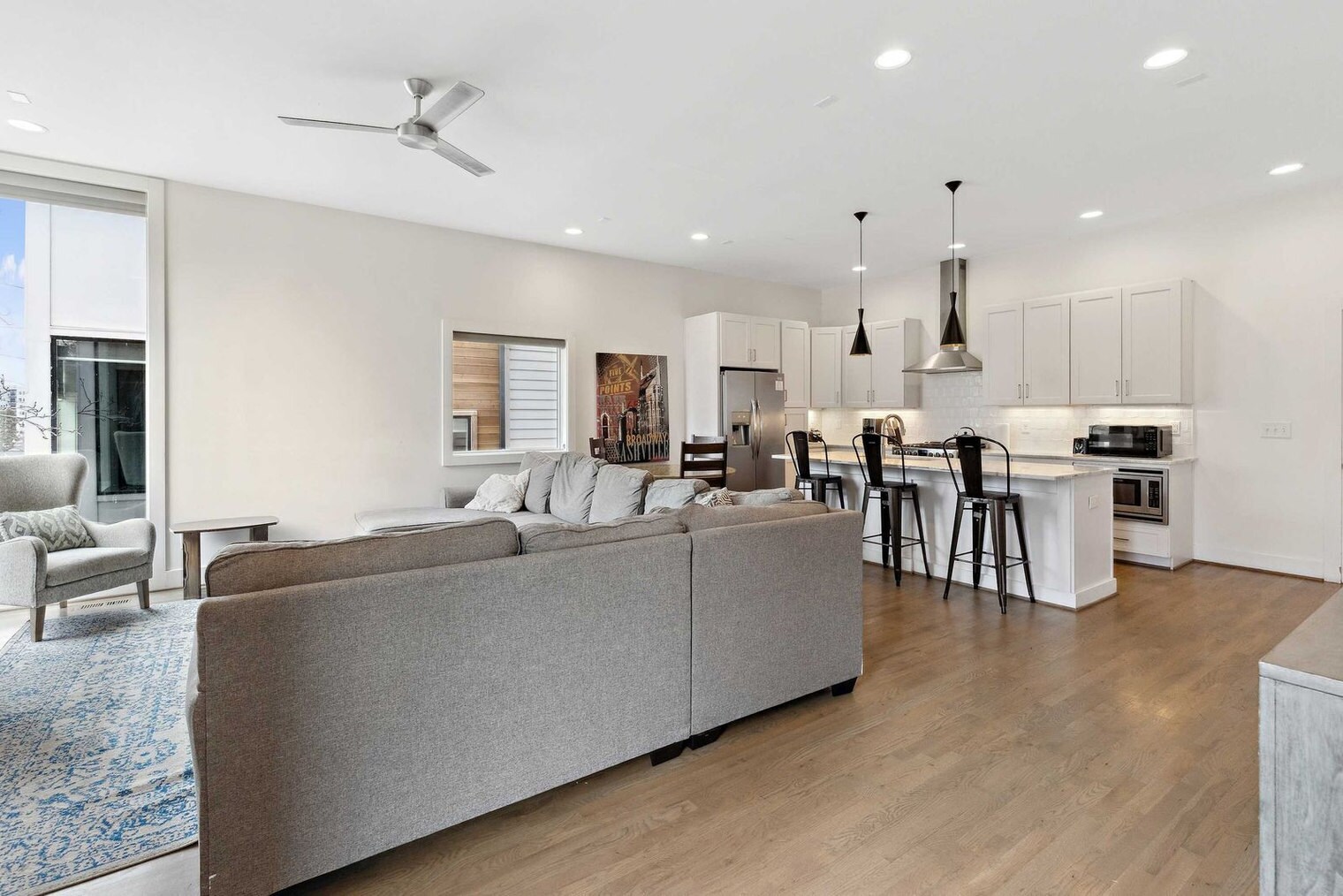 Building Photo - 960 9th Ave S