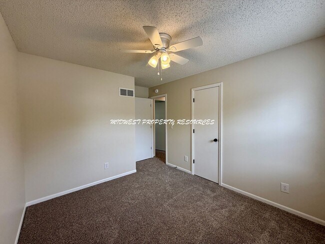 Building Photo - Amazing 3 Bedroom Home!