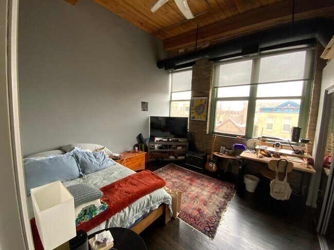 Bedroom - 1701 N Damen Ave
