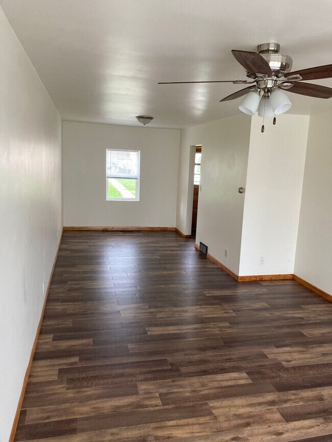 Building Photo - Eastridge Apartments