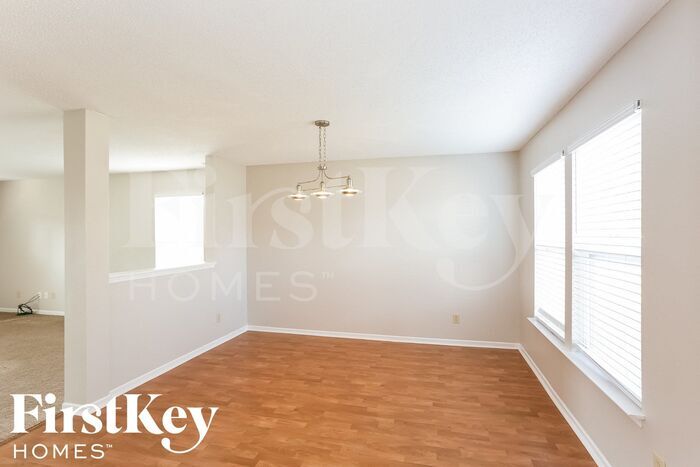 Building Photo - 10377 Waverly Dr