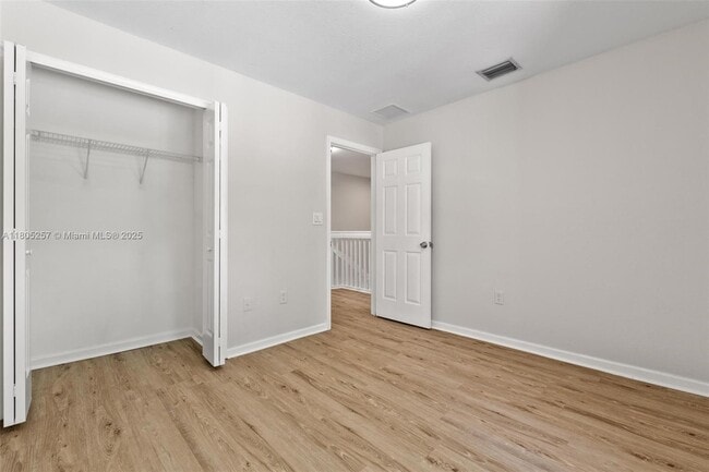 Building Photo - 1458 SE 24th Ct