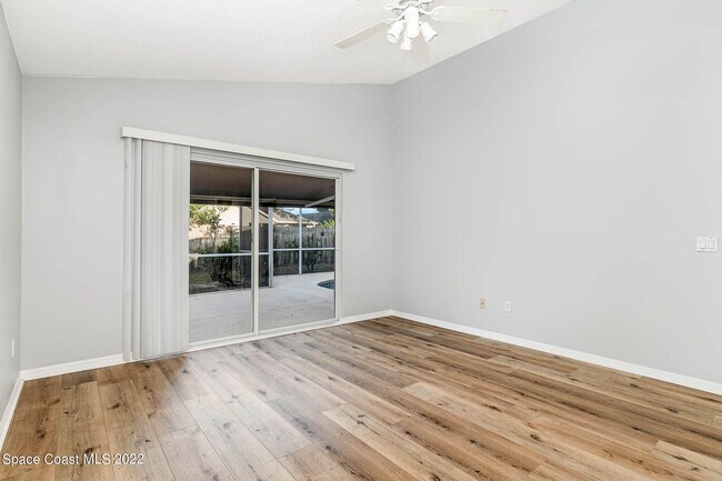 Building Photo - 2187 Hedgerow Dr
