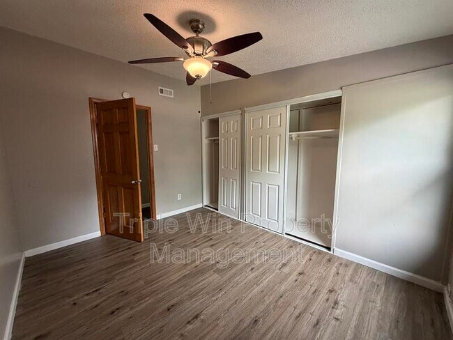 Building Photo - 810 St Anthony Ln