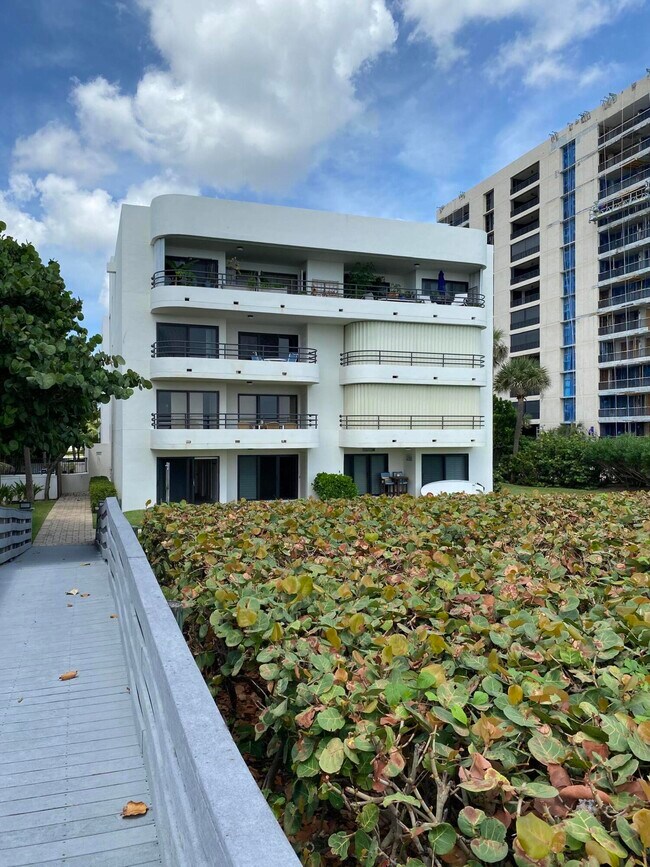 Building Photo - 420 Celestial Way