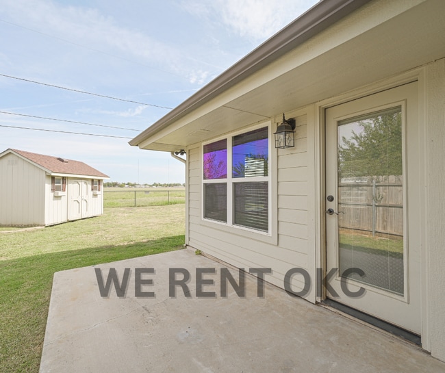 Building Photo - 853 SW 8th St