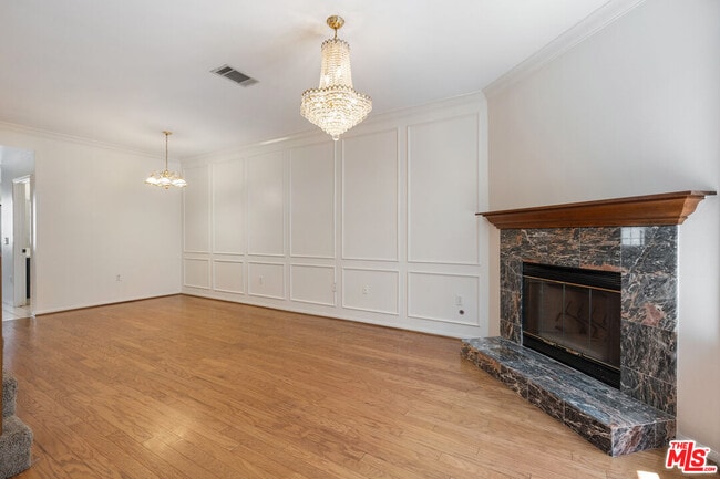Building Photo - 13030 Moorpark St