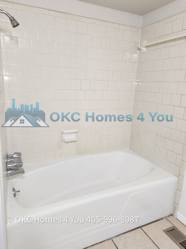 Building Photo - Nice 2 bed, 2 bath in SW OKC!