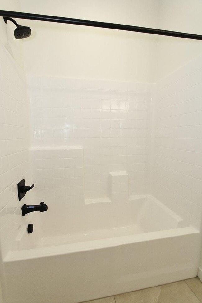 Building Photo - Immaculate Single-Level Home in Hope Springs
