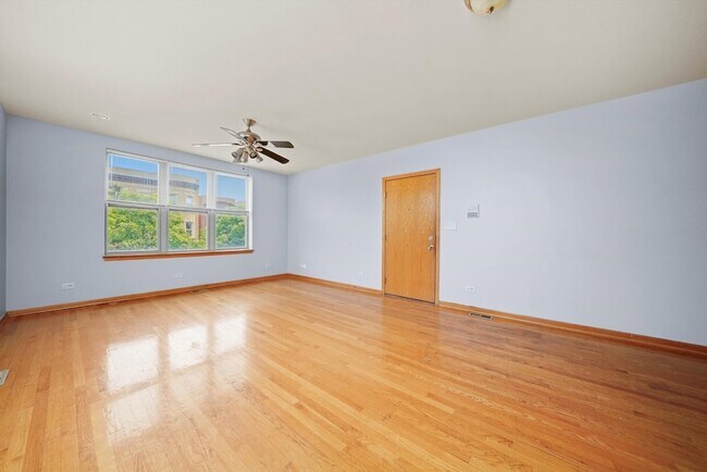 Building Photo - 6220 S Kenwood Ave